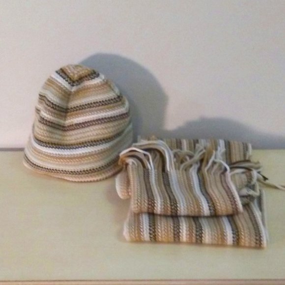 Old Navy matching scarf and stocking hat - Picture 1 of 3